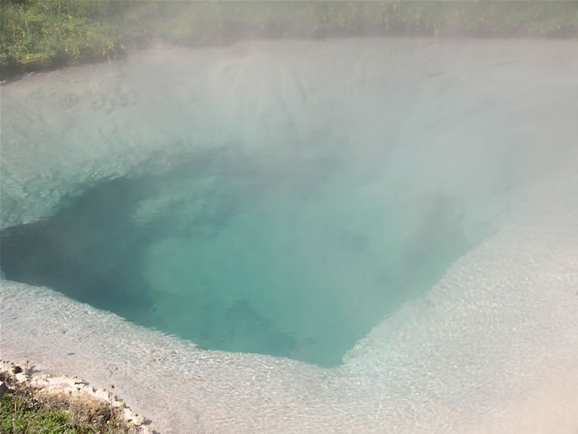 images/F- West Thumb Geyser Basin (12).jpg